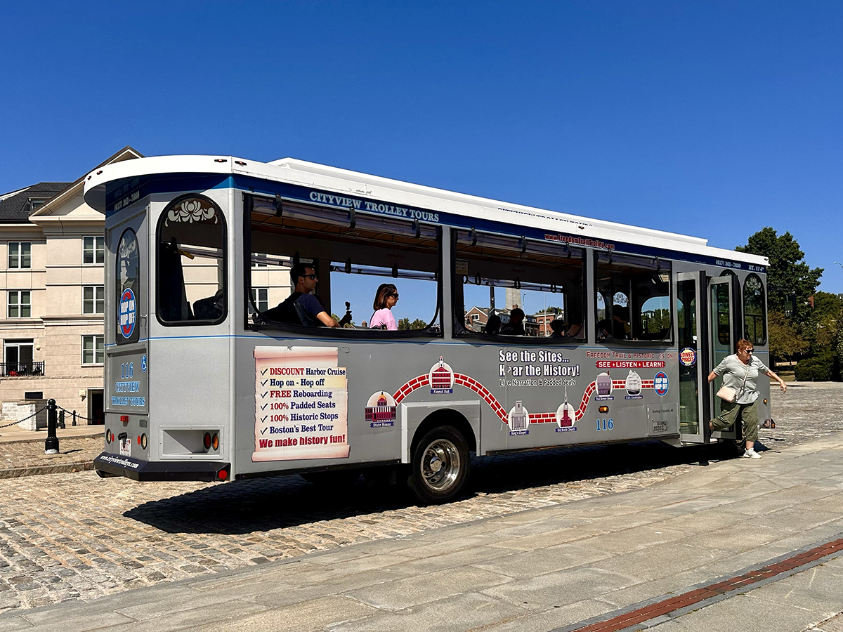 City View Trolley (©Melanie Lee)