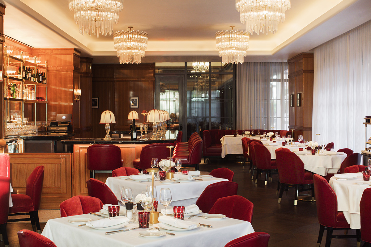 Brasserie Fouquet's (©Matthieu Salvaing, styled by Grace Harris)