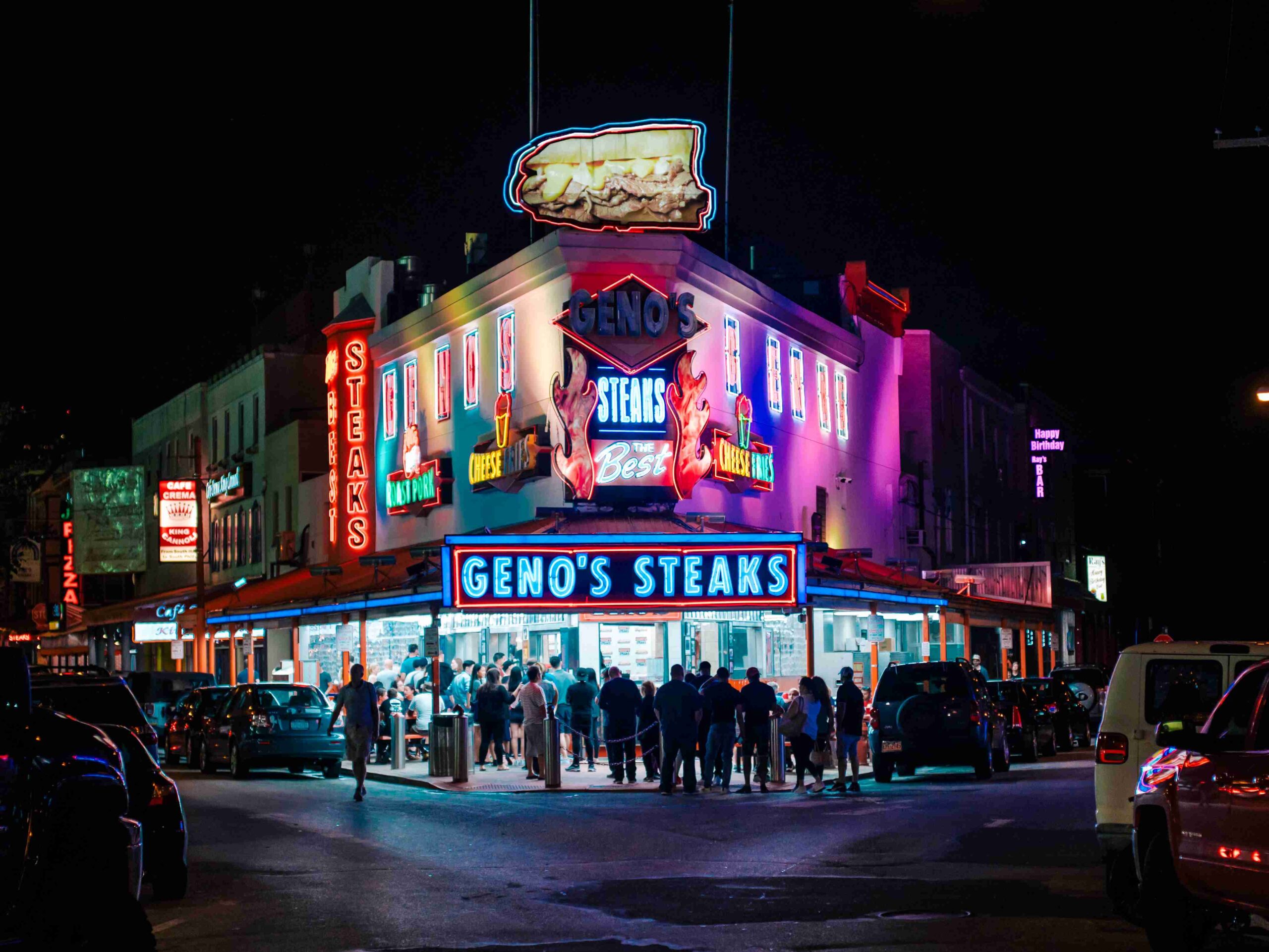 Geno's Steaks (Photo by P. Meyer for ©VISIT PHILADELPHIA®)
