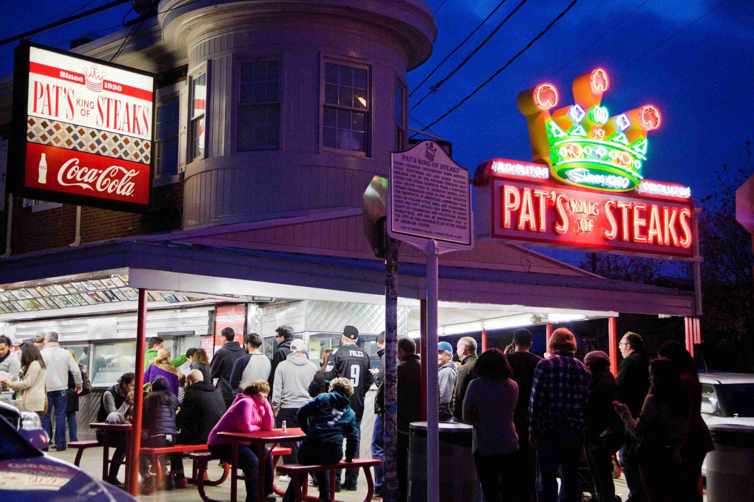Pat's Steaks (©M. Edlow for VISIT PHILADELPHIA®)