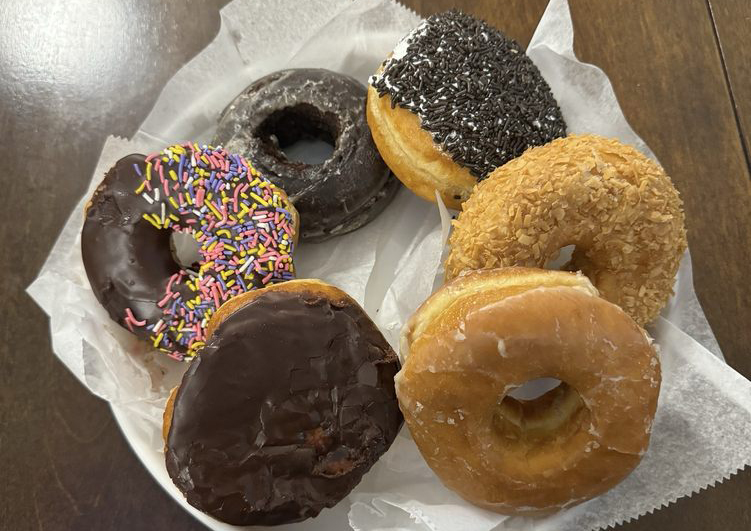 Peter Pan Donut & Pastry Shop (Courtesy Kristina I Yelp)